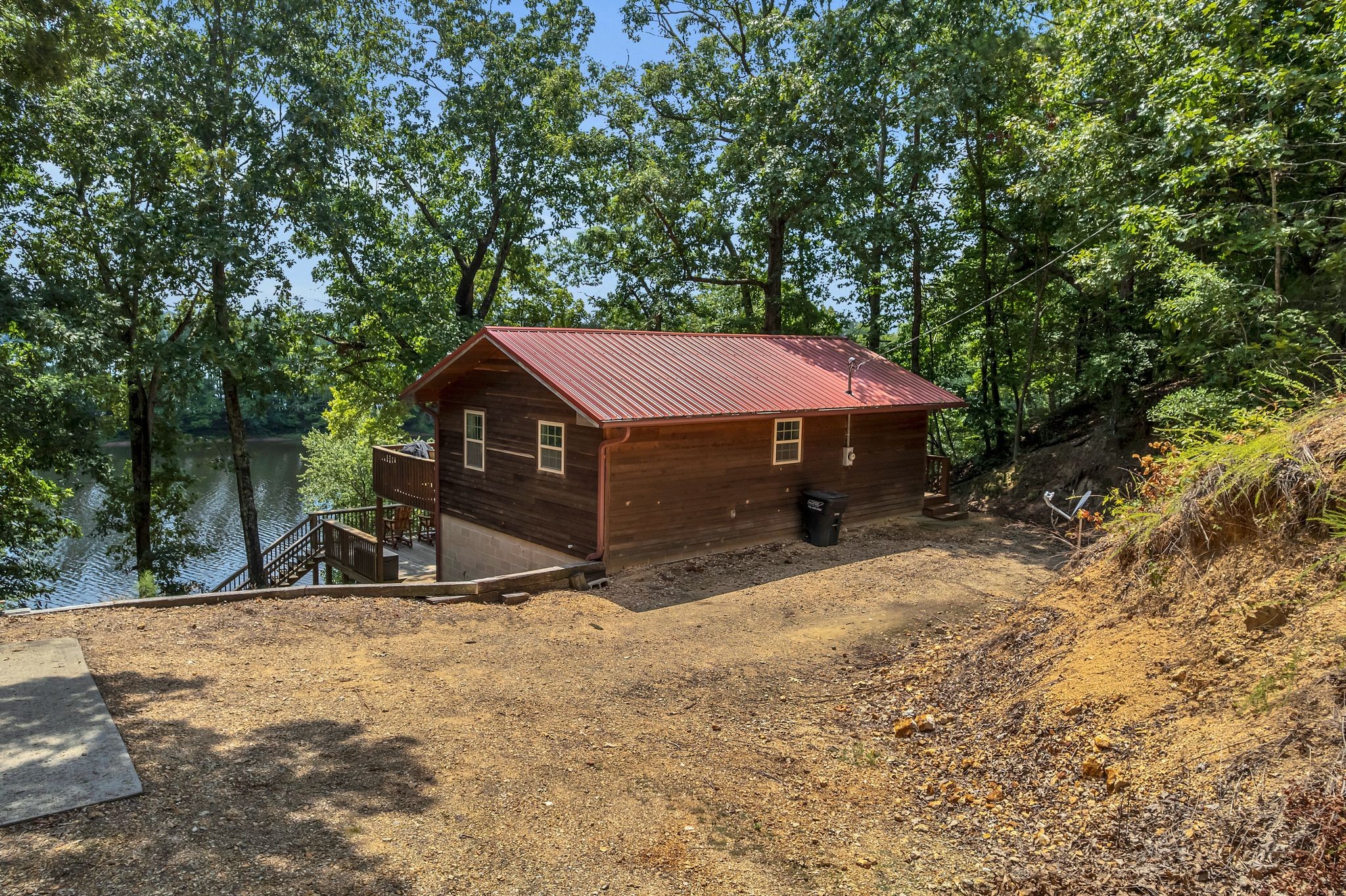81 Davis N Lake Access Rd