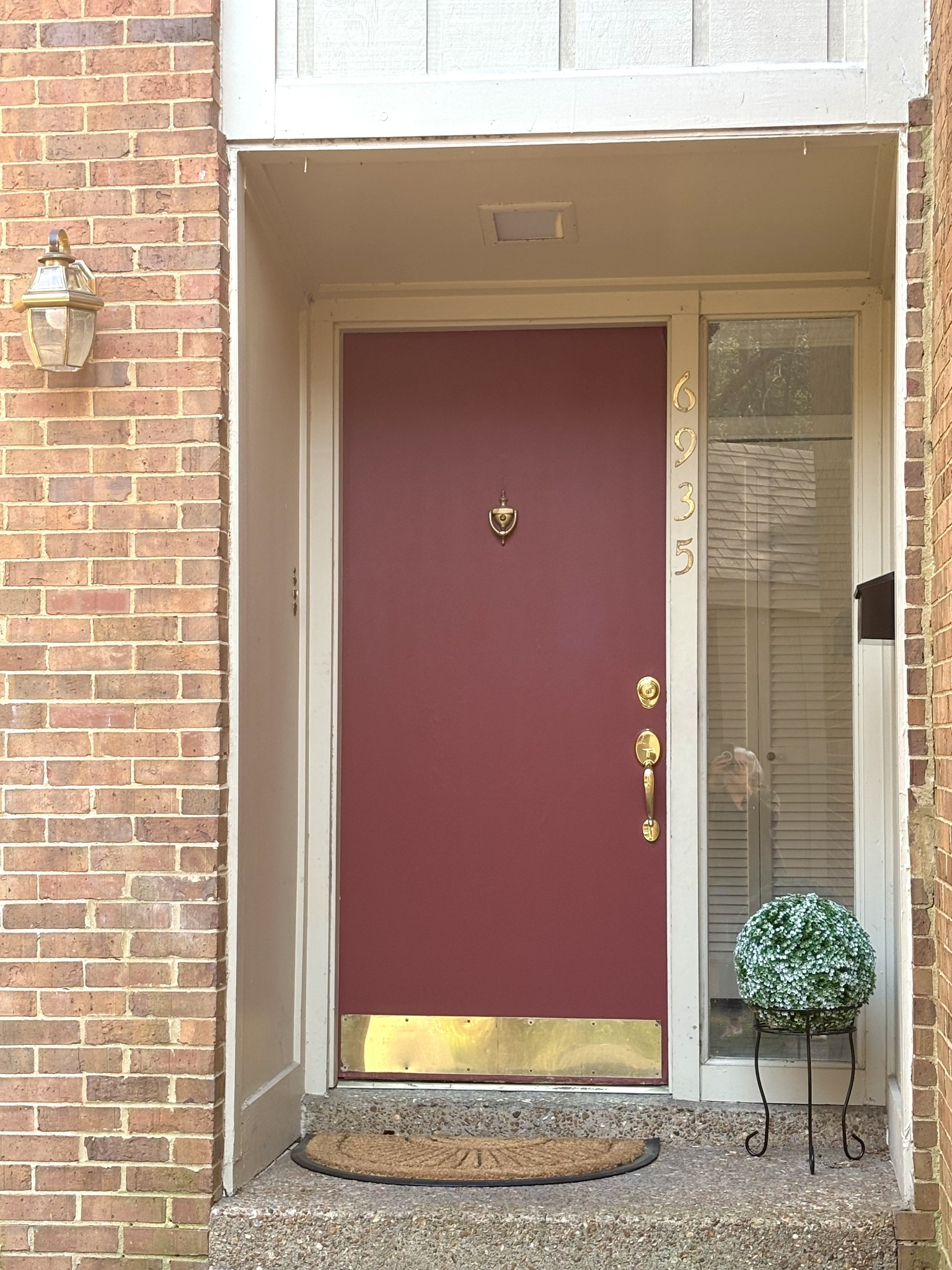 6935 Highland Park Dr