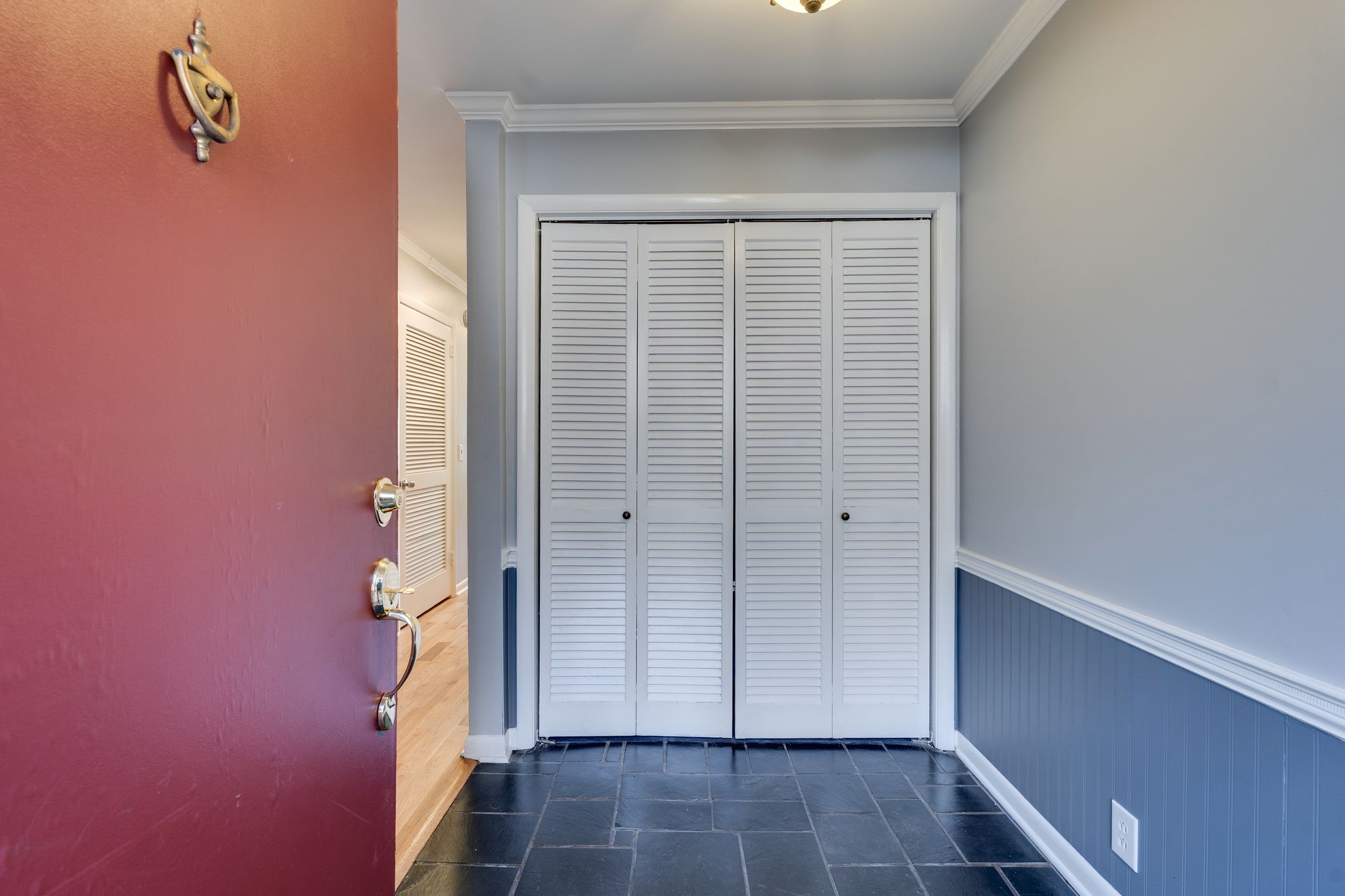 6935 Highland Park Dr