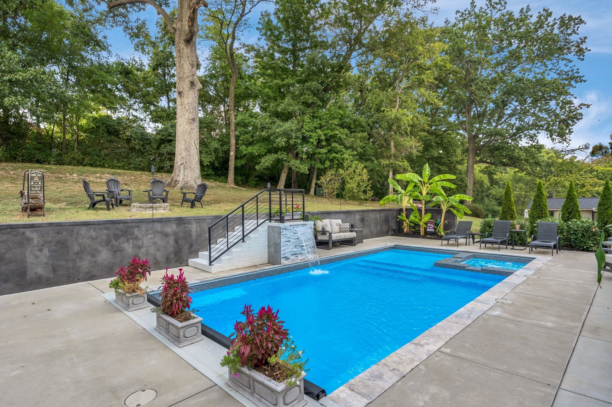 2712 Windemere Dr