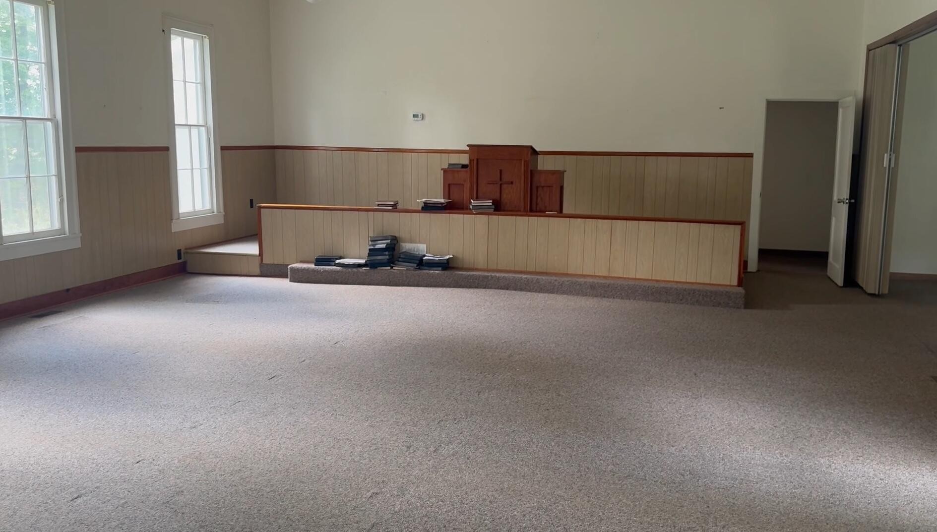 3949 Lower East Valley Road