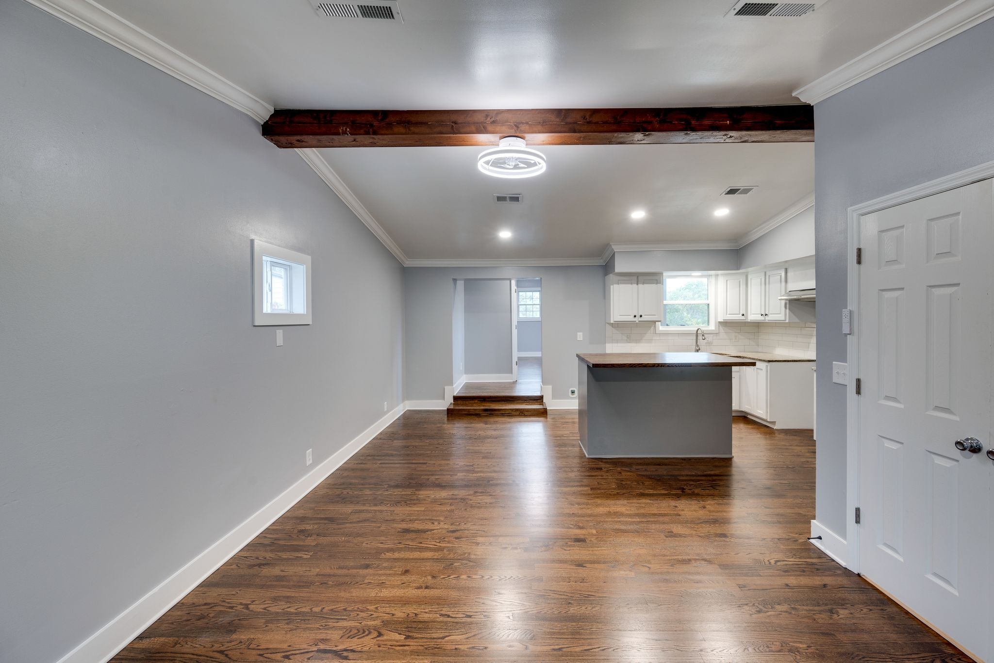 144 Luna Dr