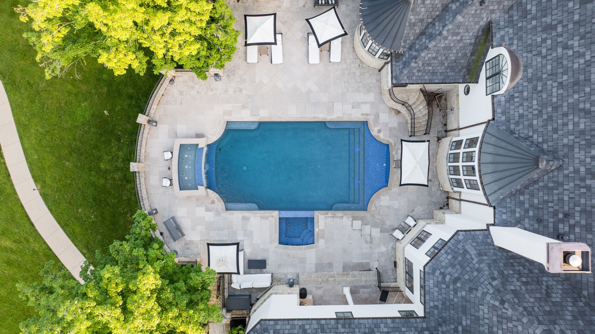 2410 Hidden River Ln