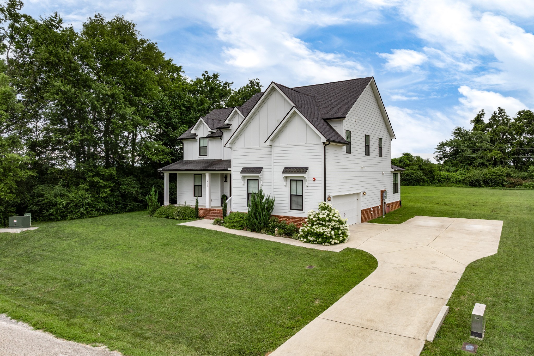 2744 Morrow Ln