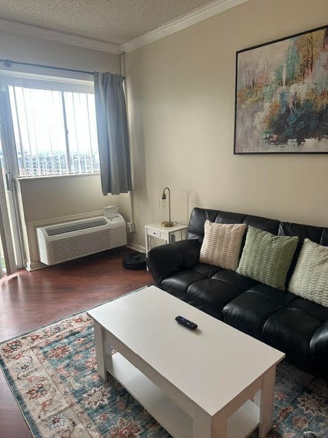 510 Gay St 915