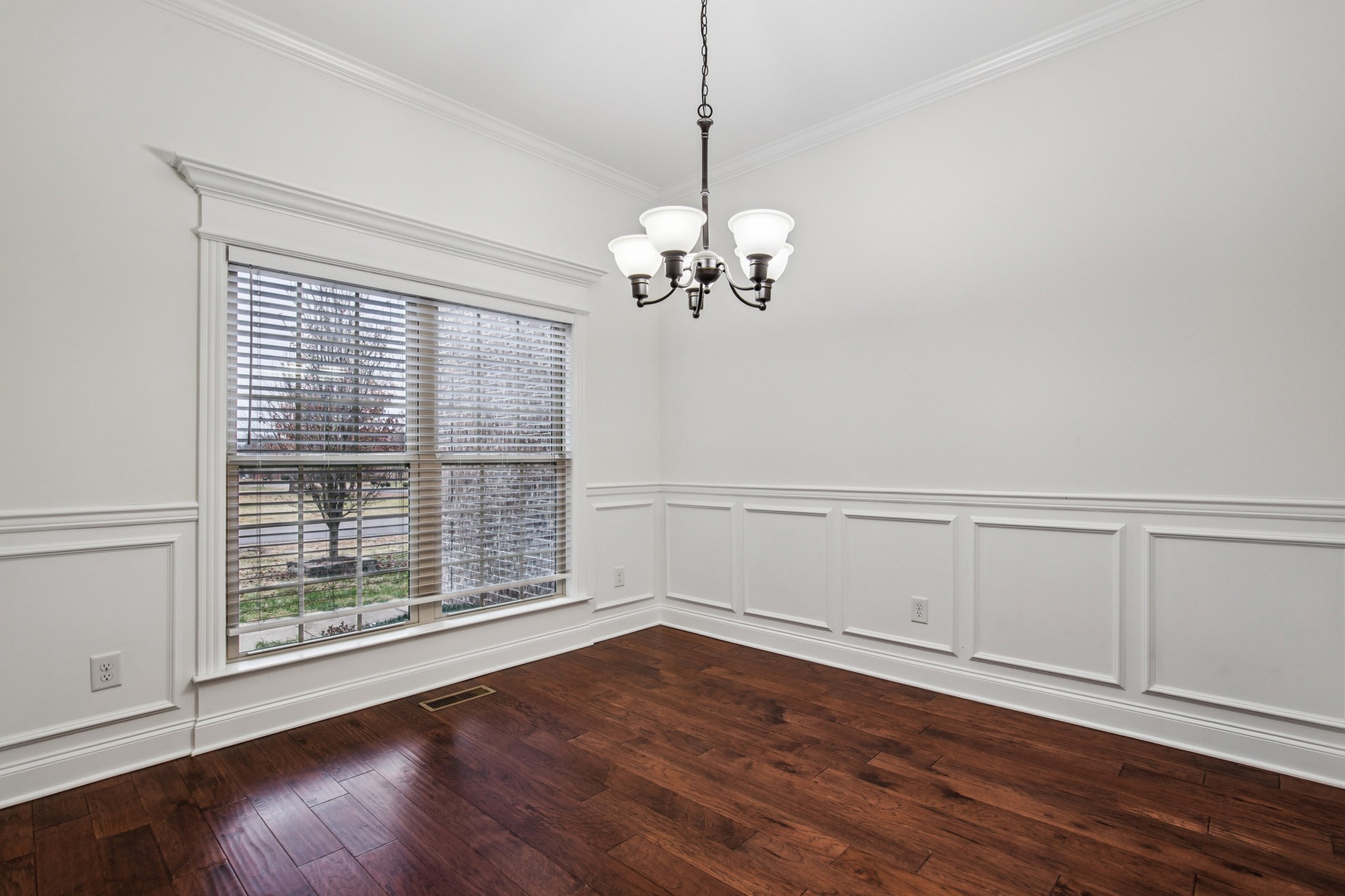 4424 Thoroughbred Ln