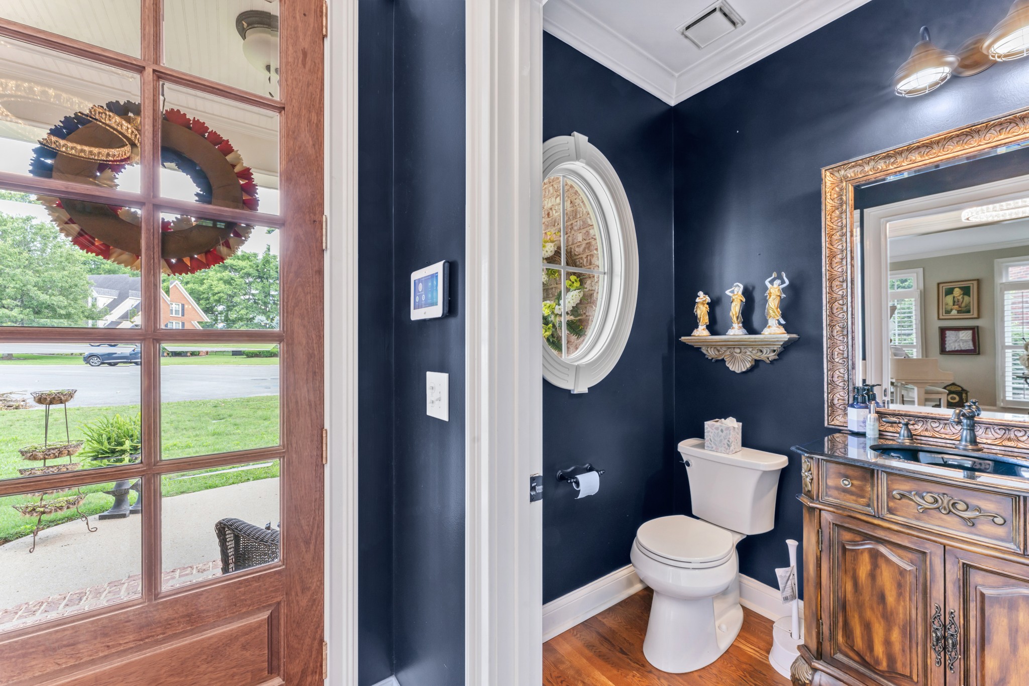 801 Peconic Pl