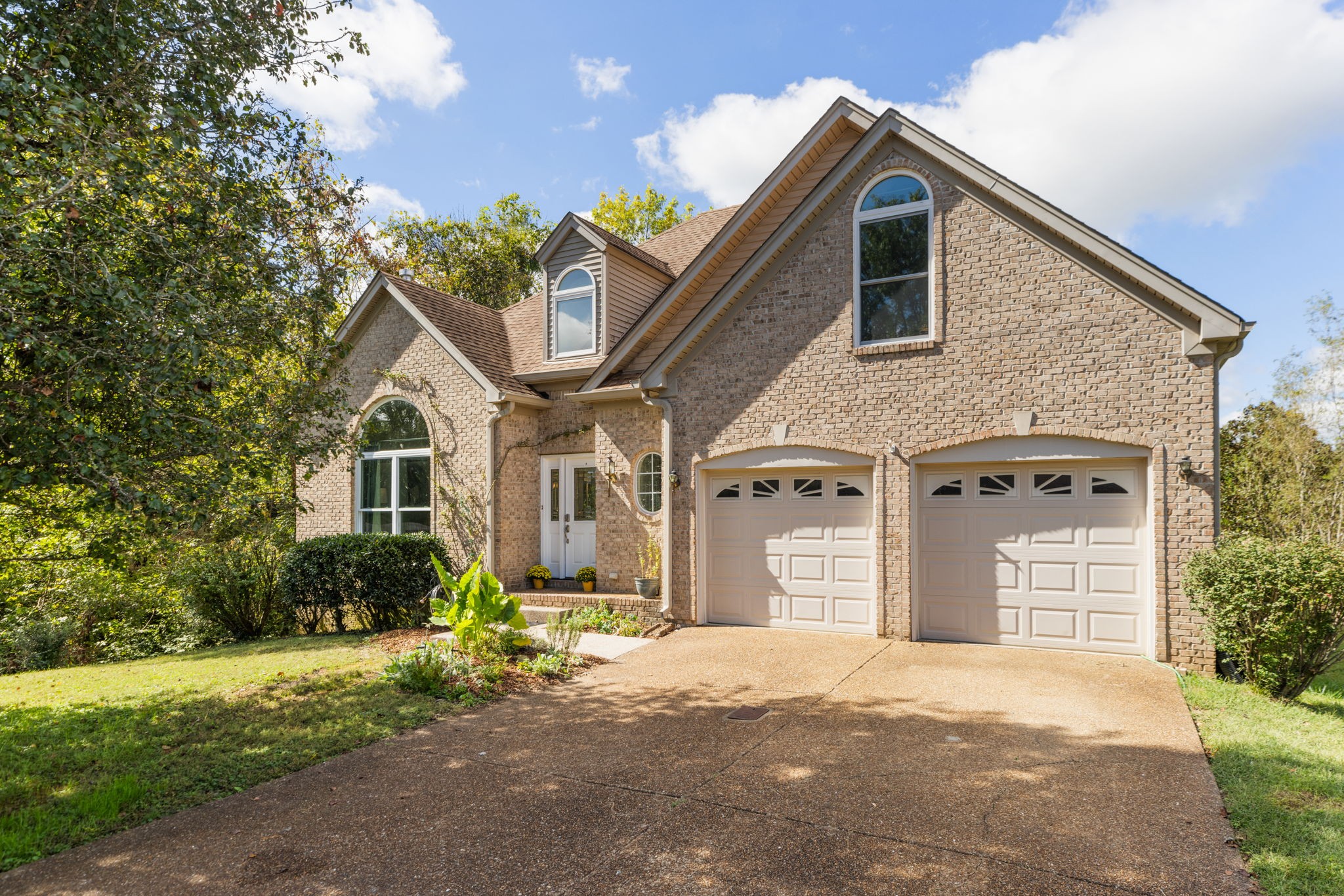 8013 Boone Trce