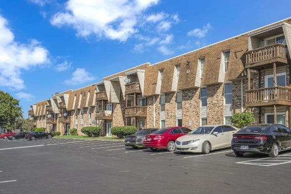 370 Wallace Rd D18