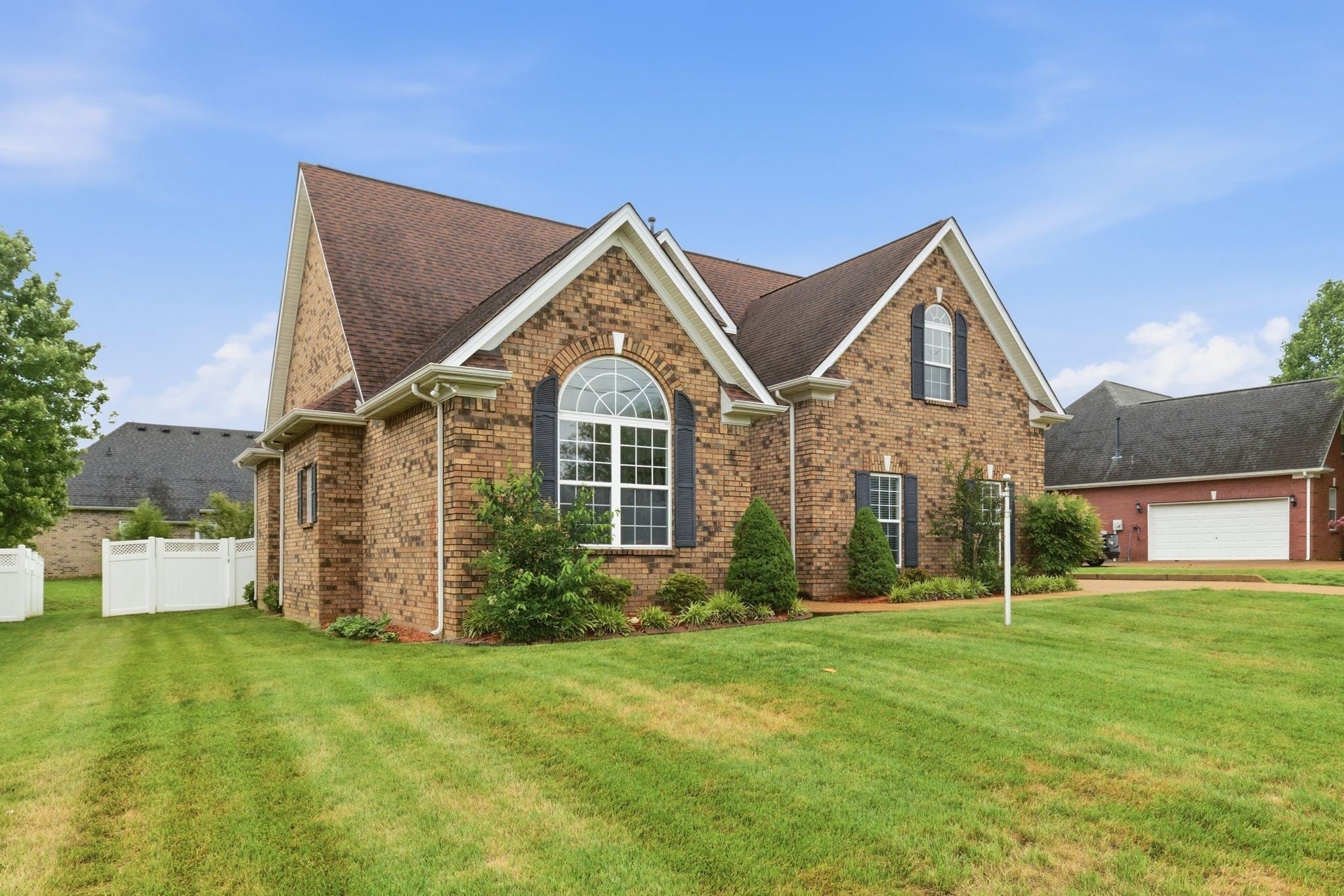 828 Chaqueta Ct