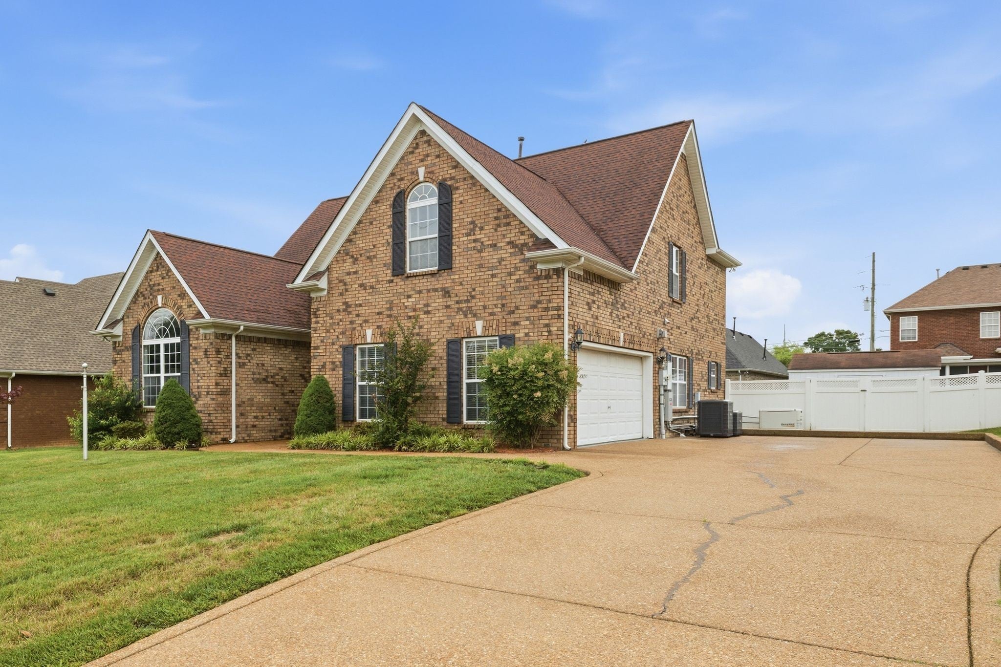 828 Chaqueta Ct