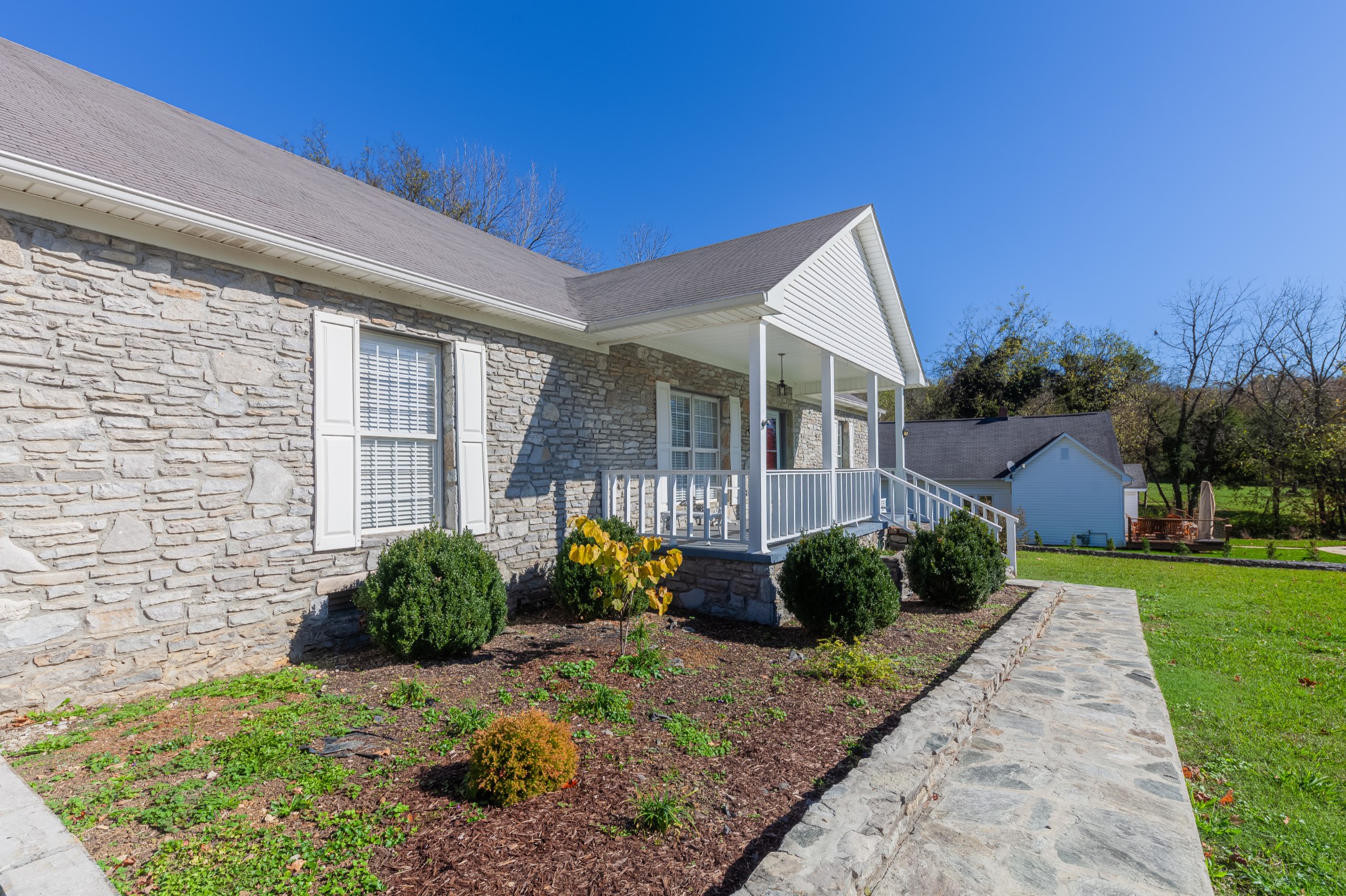 209 Bright Ave