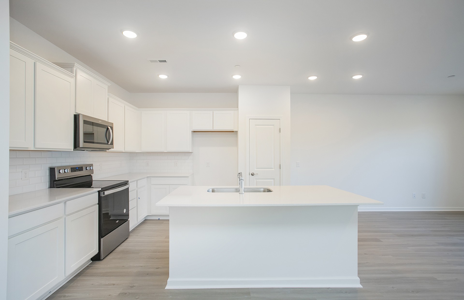 7118 Mapleside Lane