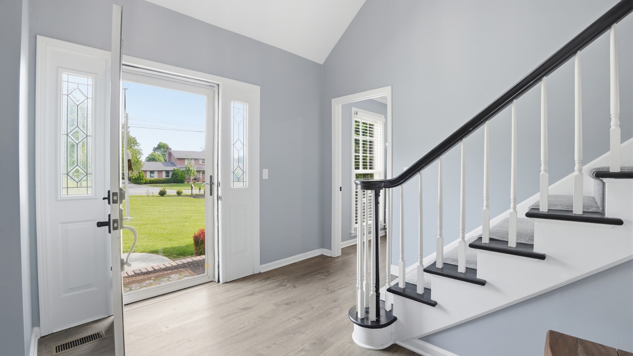 1729 Country Club Dr