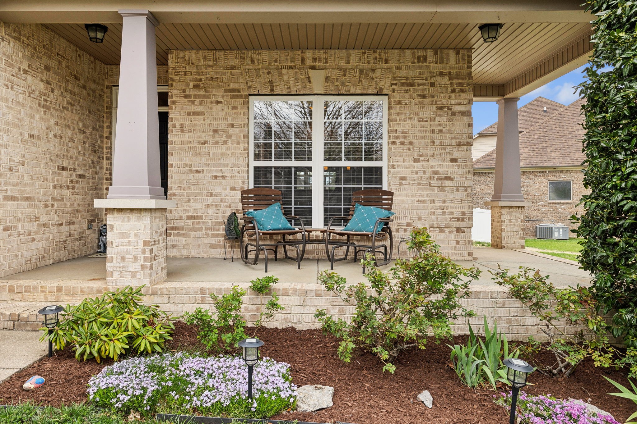 5221 Middlebury Dr