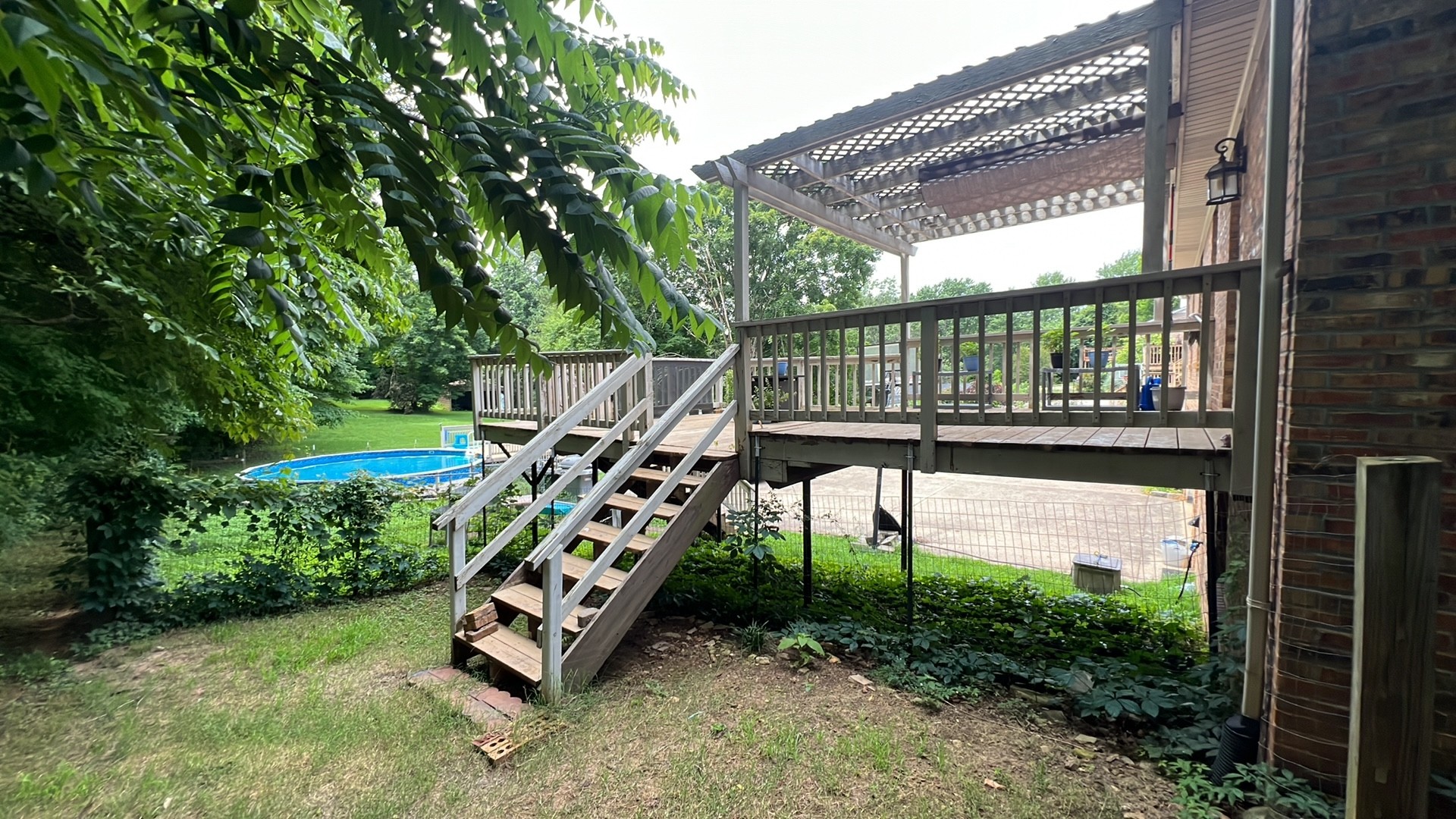 712 Rossview Rd