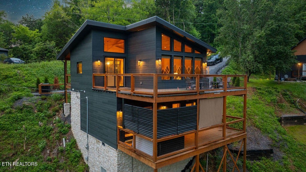 1514 Mountain Drive