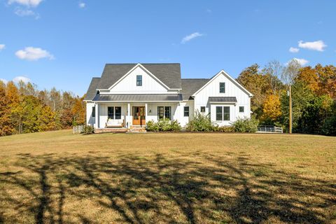 890 Hackberry Ln Nunnelly TN 37137