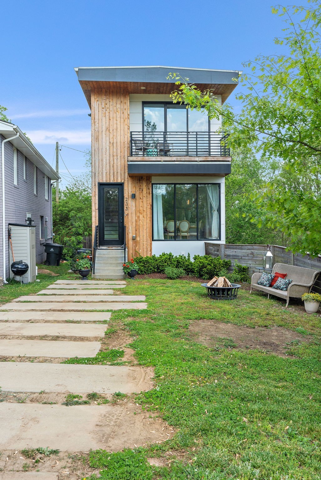 233 Riverside Dr
