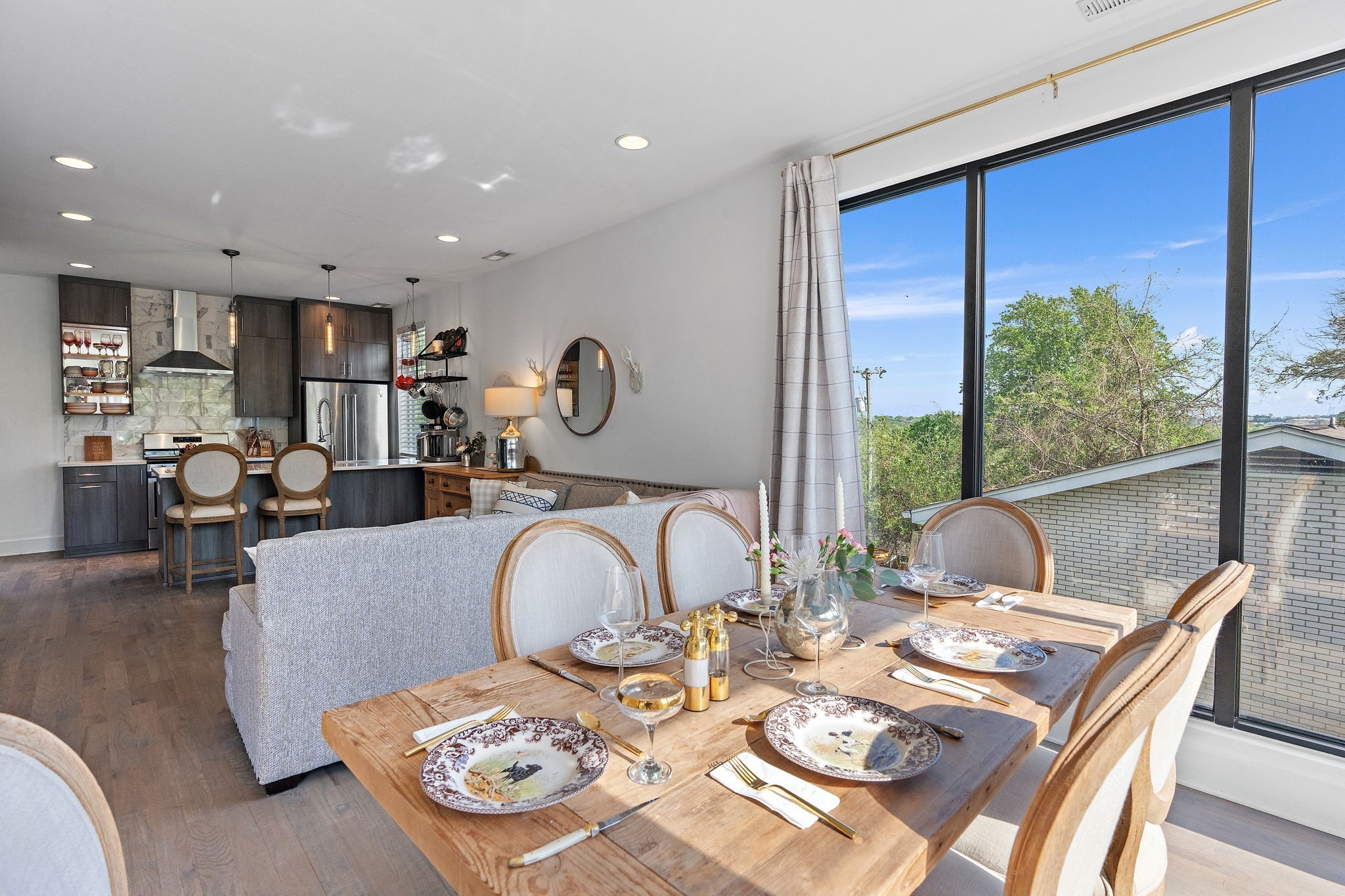 233 Riverside Dr