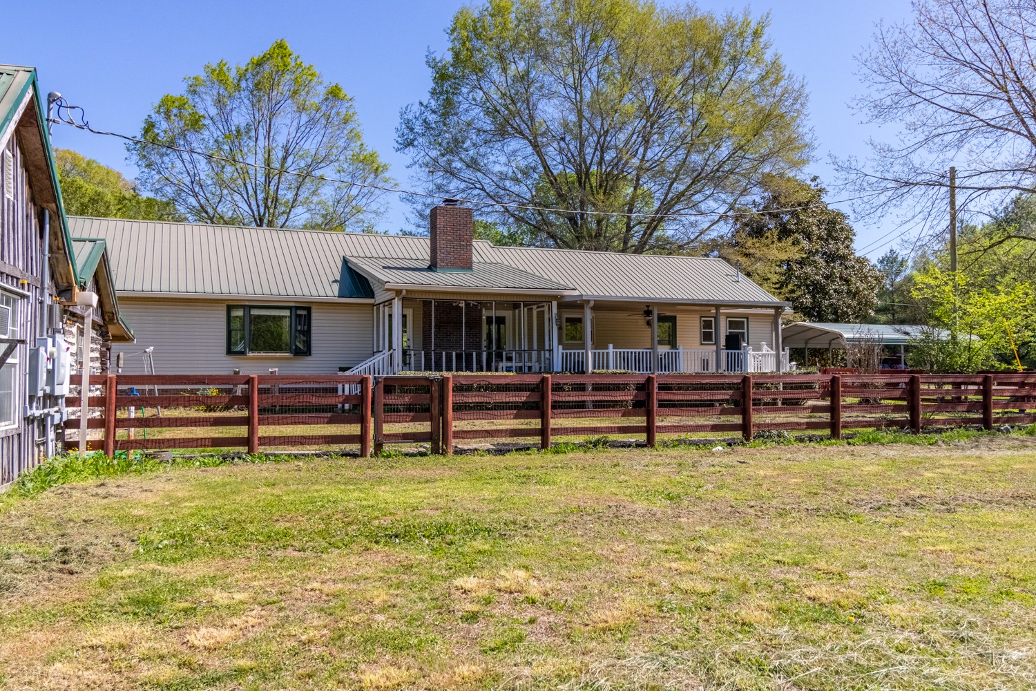 Photo 10 of 67 of 600 Blooming Grove Rd house