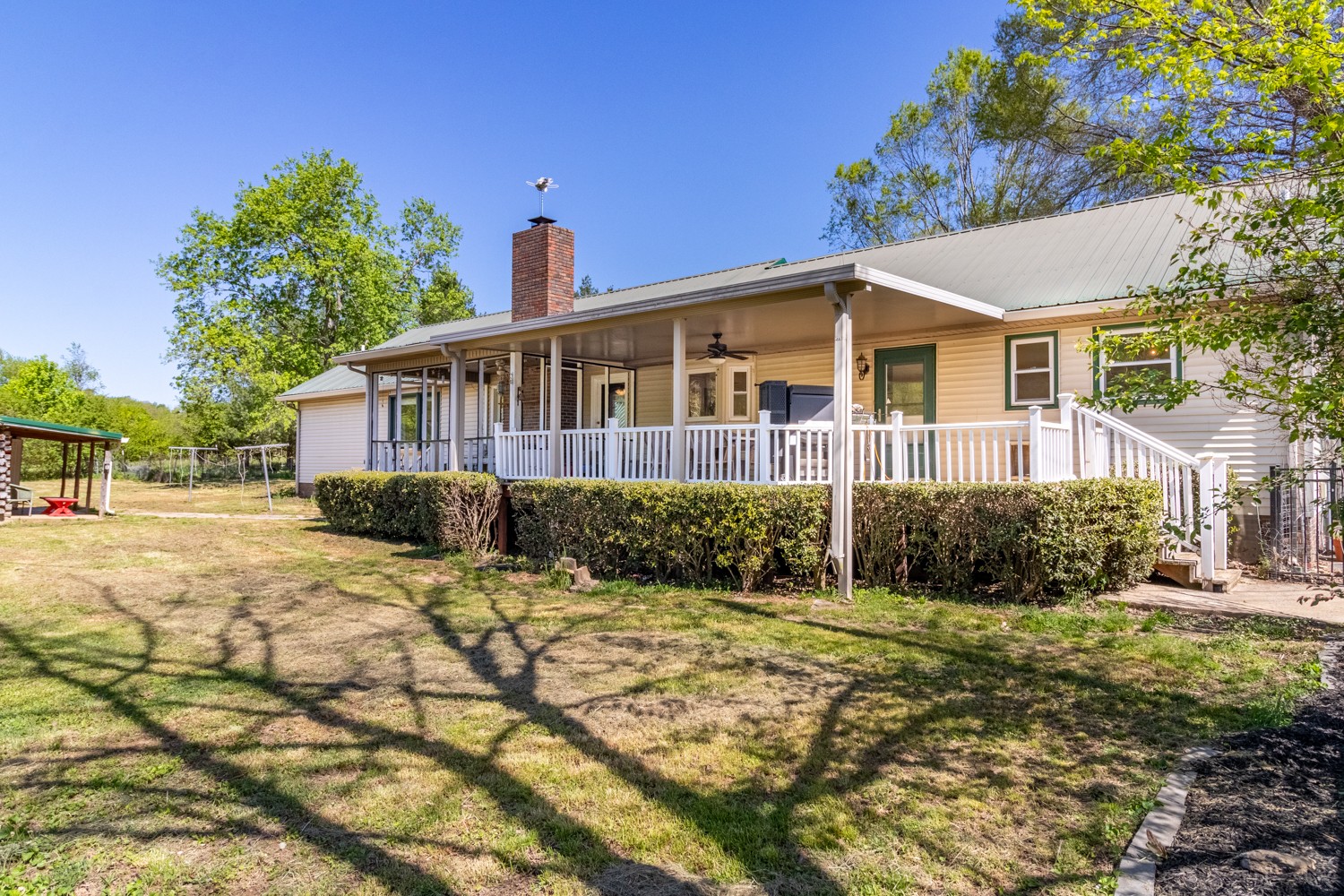 Photo 3 of 67 of 600 Blooming Grove Rd house