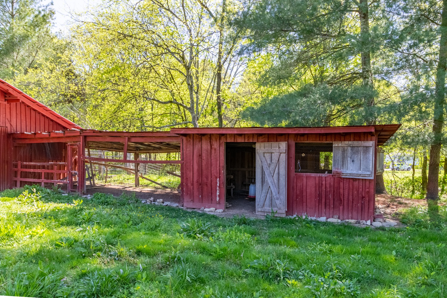 Photo 11 of 67 of 600 Blooming Grove Rd house