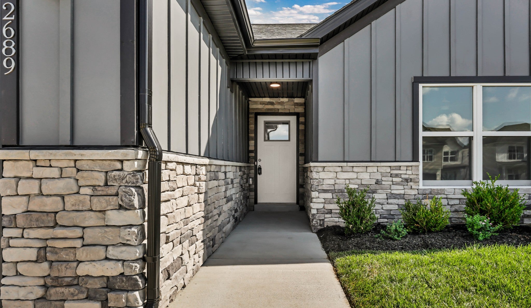 2689 Brewster Dr