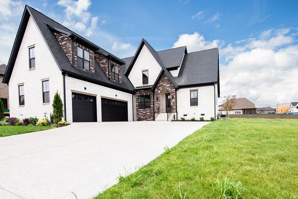 875 Harrisburg Ln