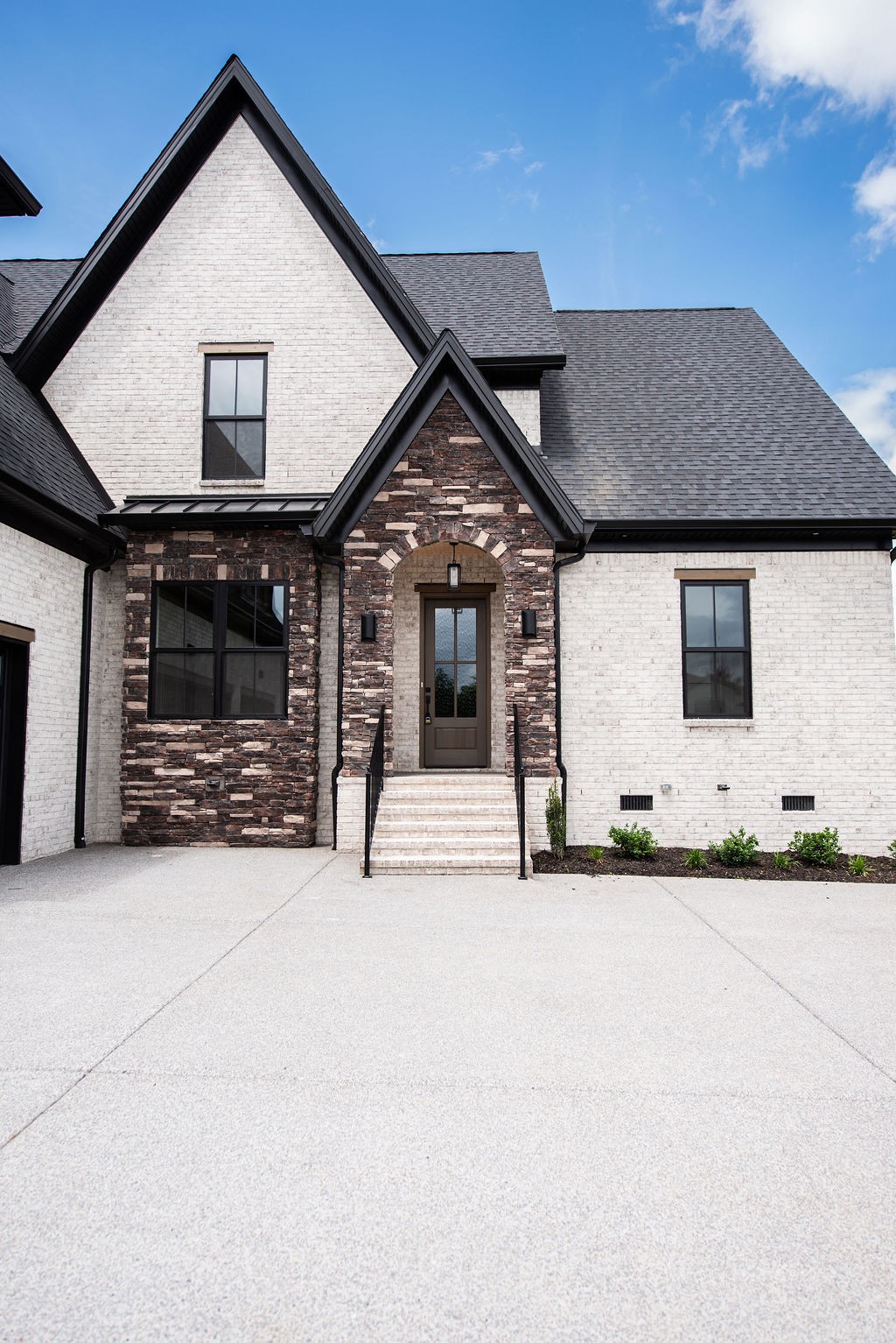 875 Harrisburg Ln