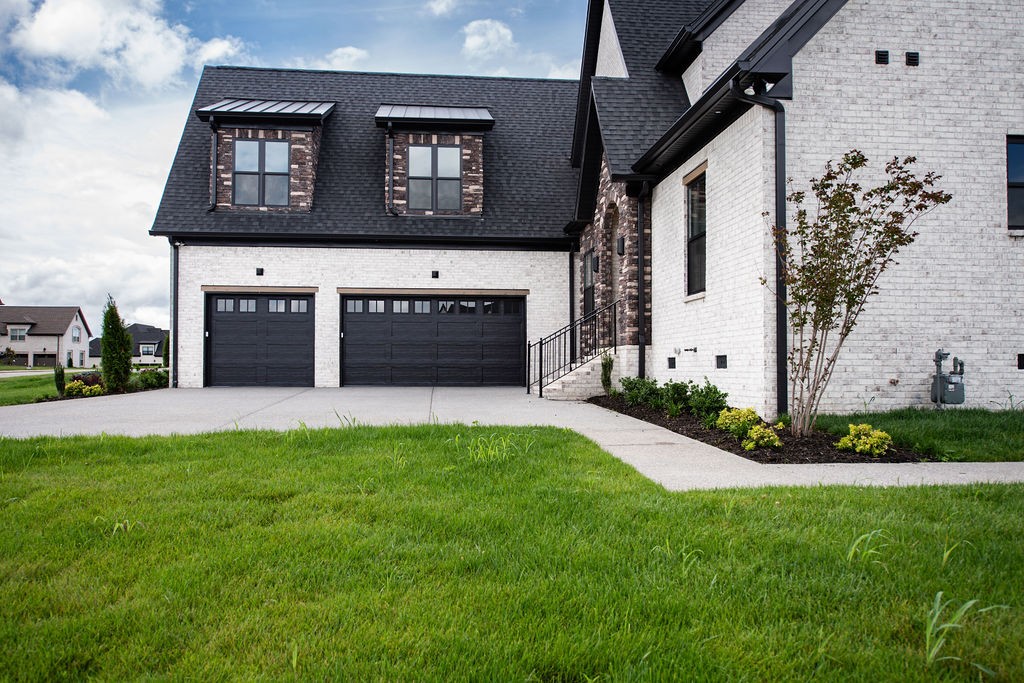 875 Harrisburg Ln