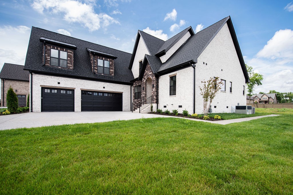 875 Harrisburg Ln