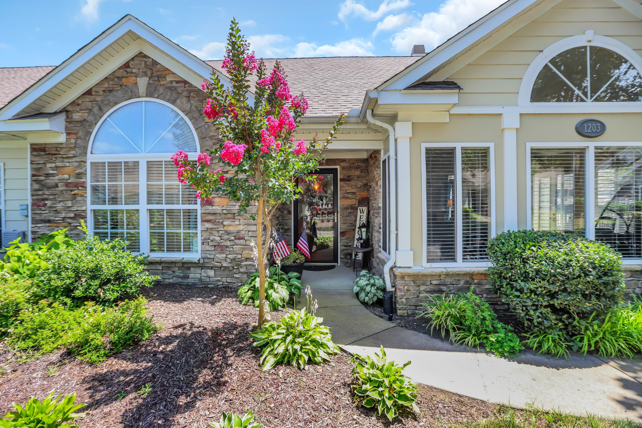 825 Browns Ln 1203 - Photo 4
