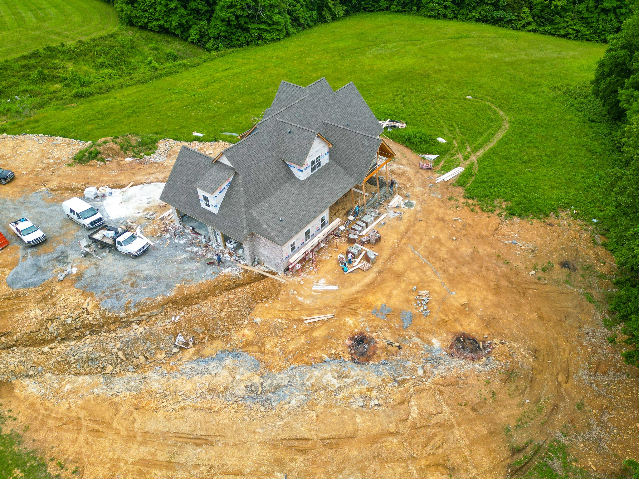 7039 Hall Rd