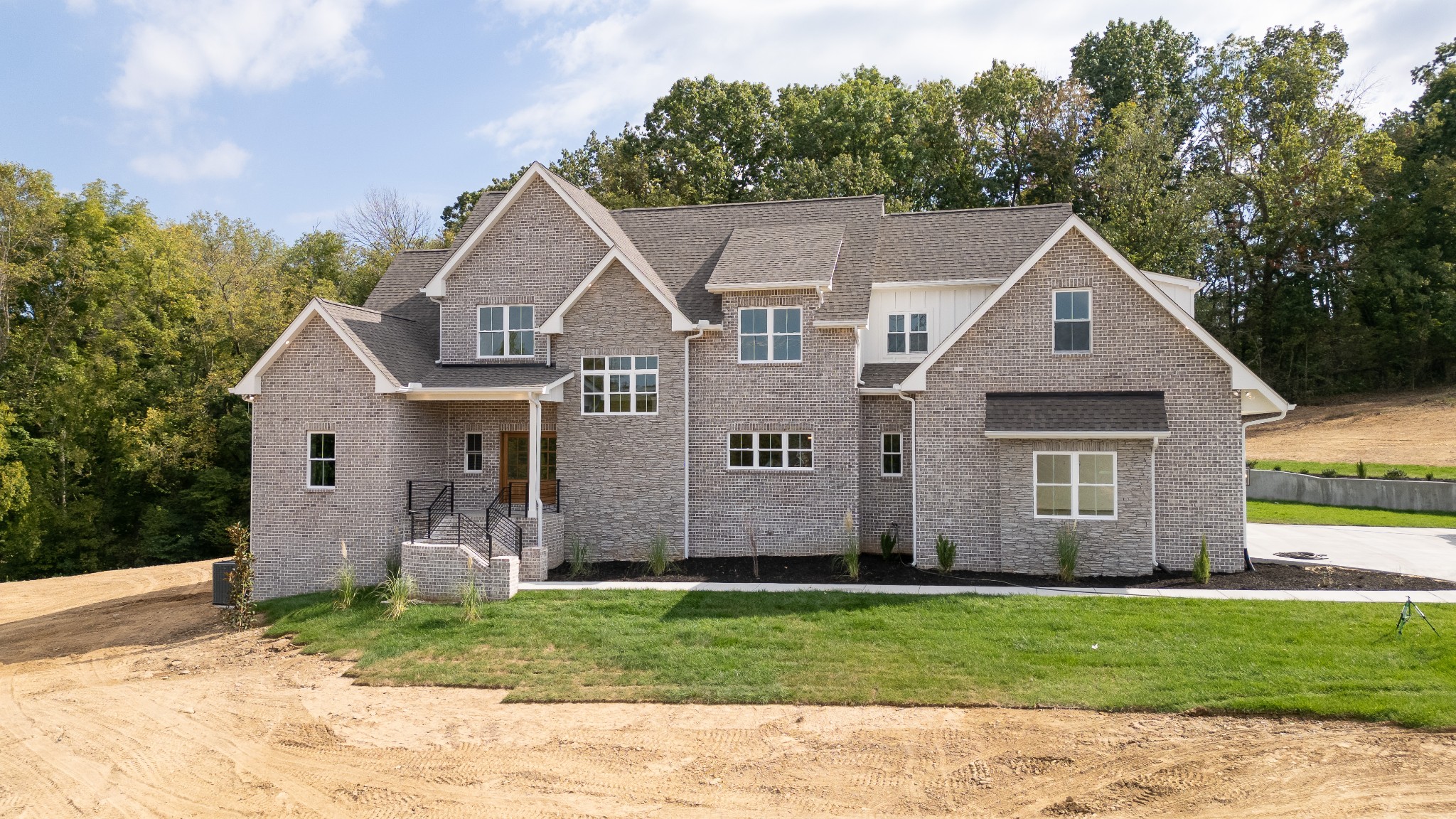 7039 Hall Rd
