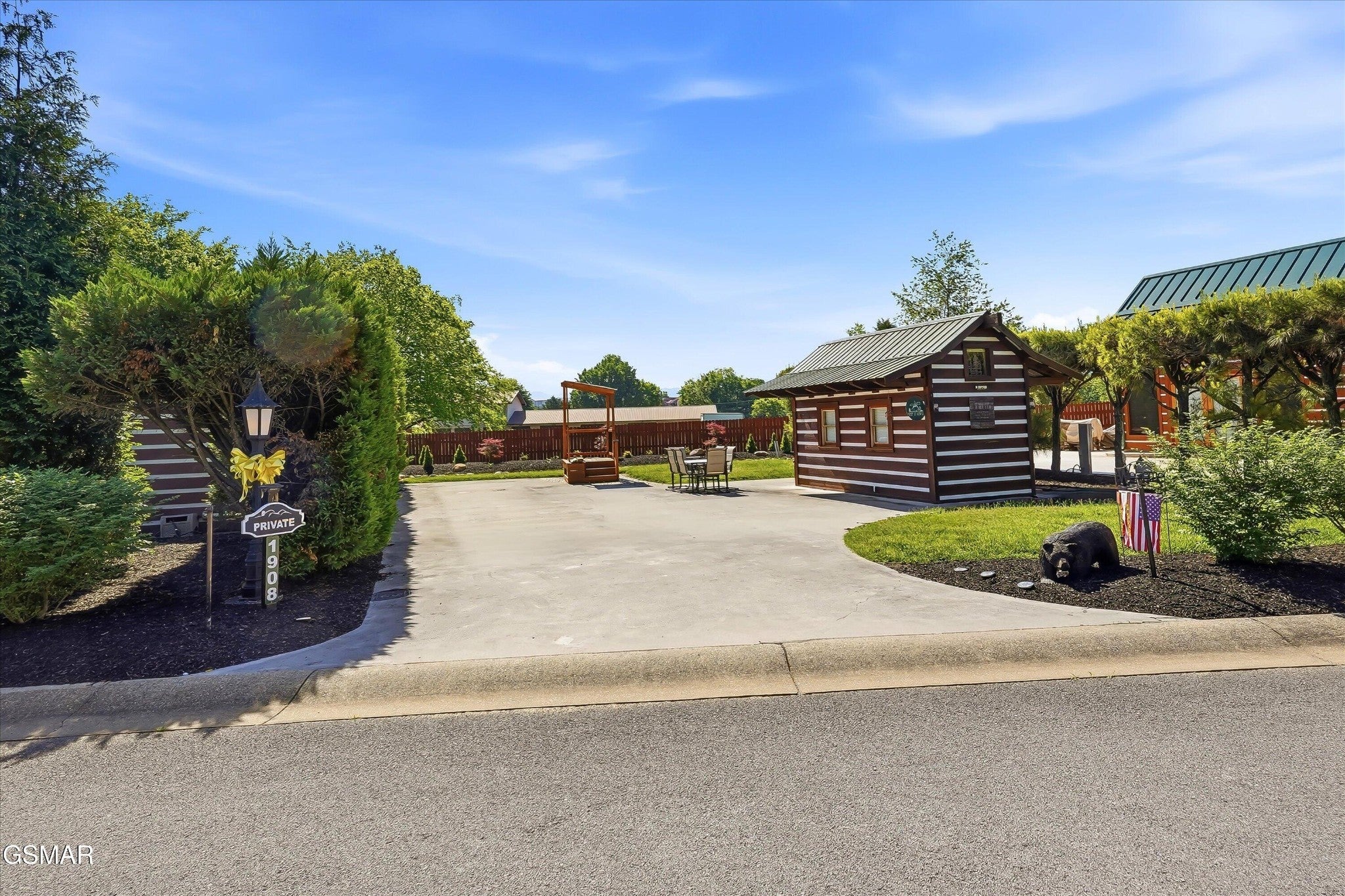 1908 Lizi Loop Way