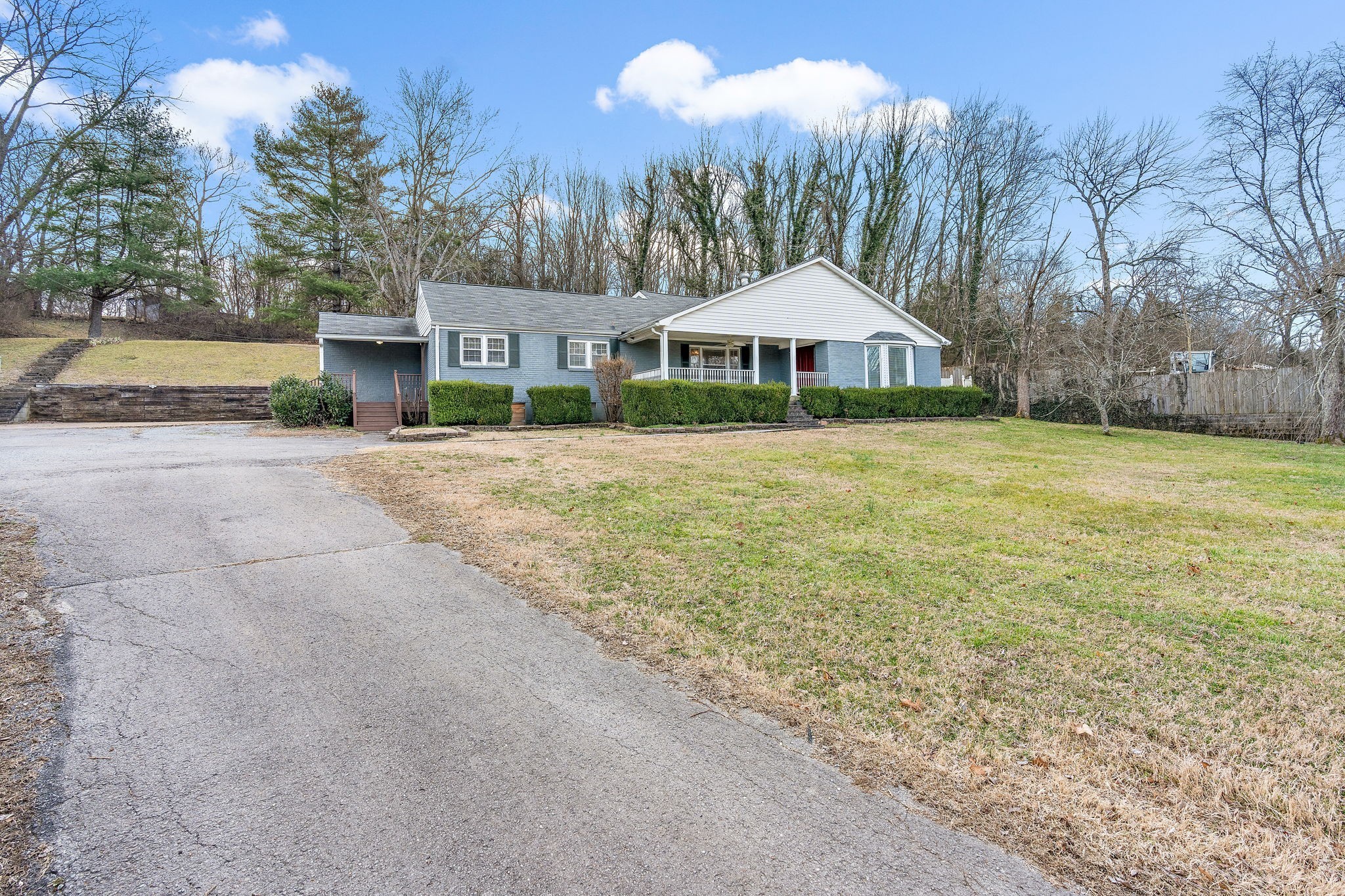 1332 S Dickerson Rd