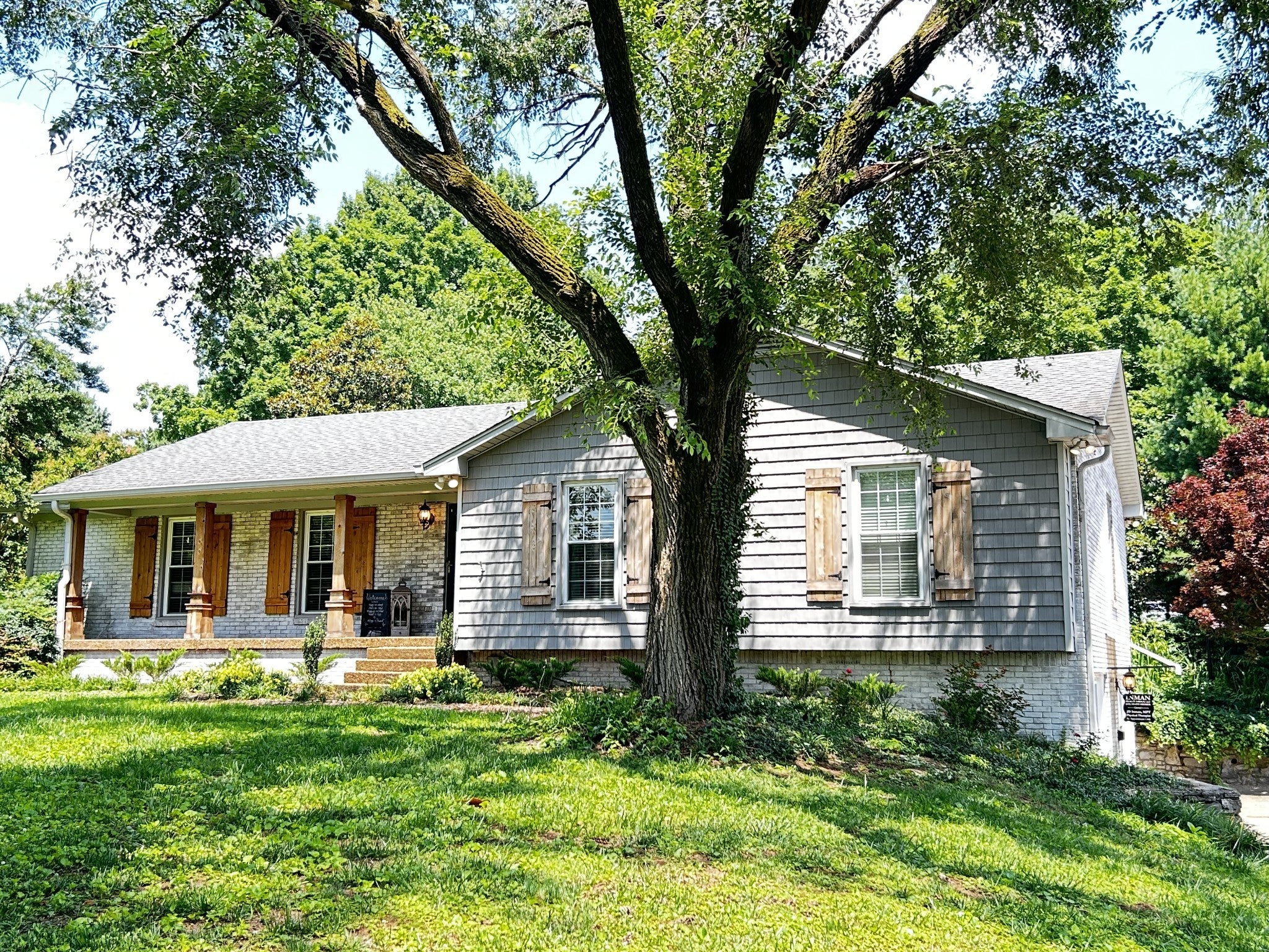 4-bed home for sale in Franklin, TN 37067, 4020 Clovercroft Rd 4020 Clovercroft Rd, Franklin TN 37067 4-bed home, photo 1 of 60