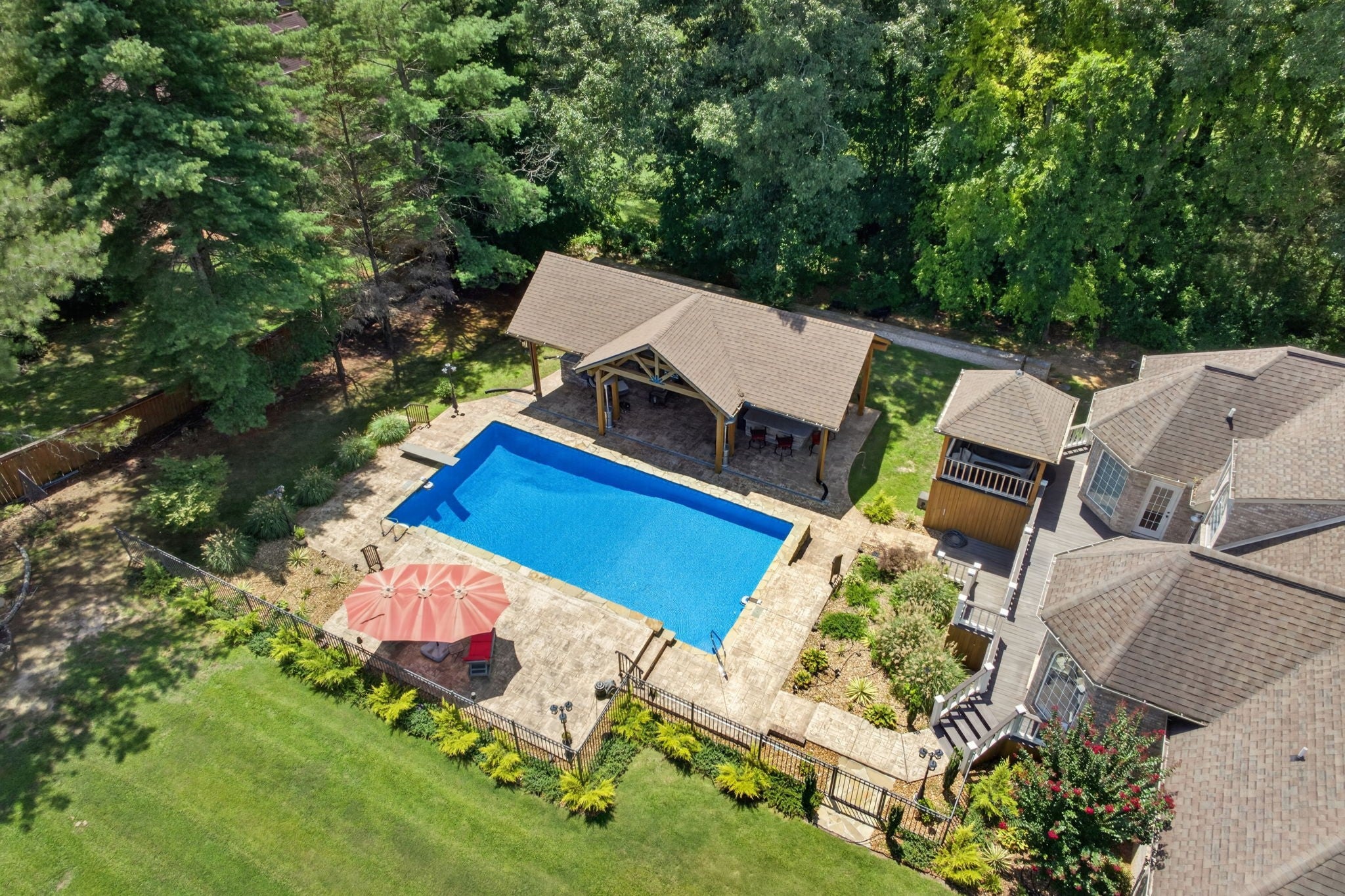 25 W Laurel Ave