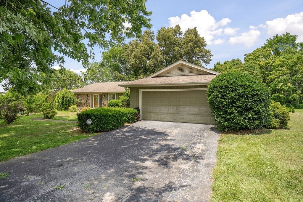 242 Oakland Dr