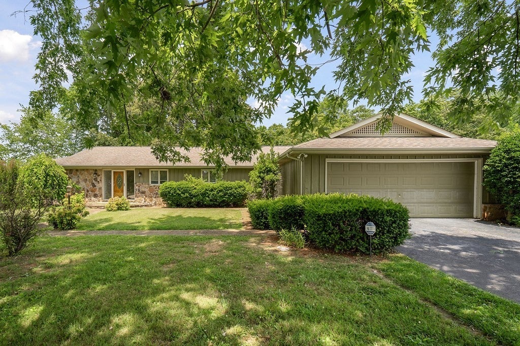 242 Oakland Dr