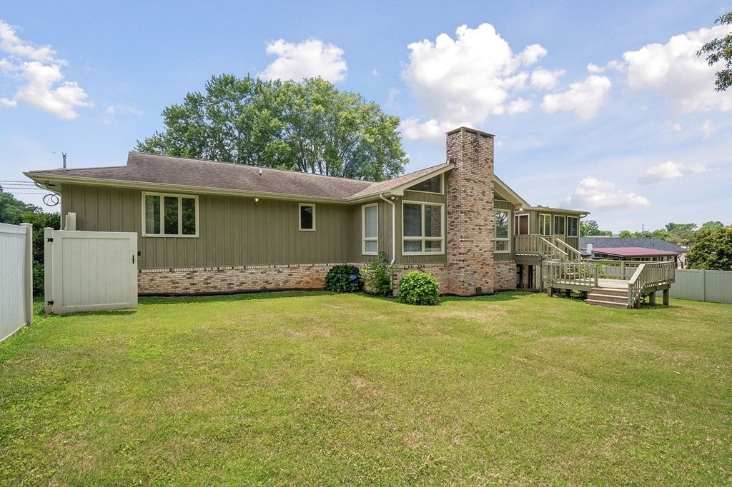 242 Oakland Dr