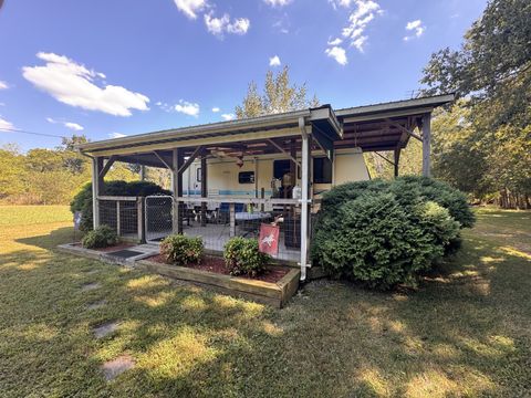 332 Deer Point Rd Unionville TN 37180