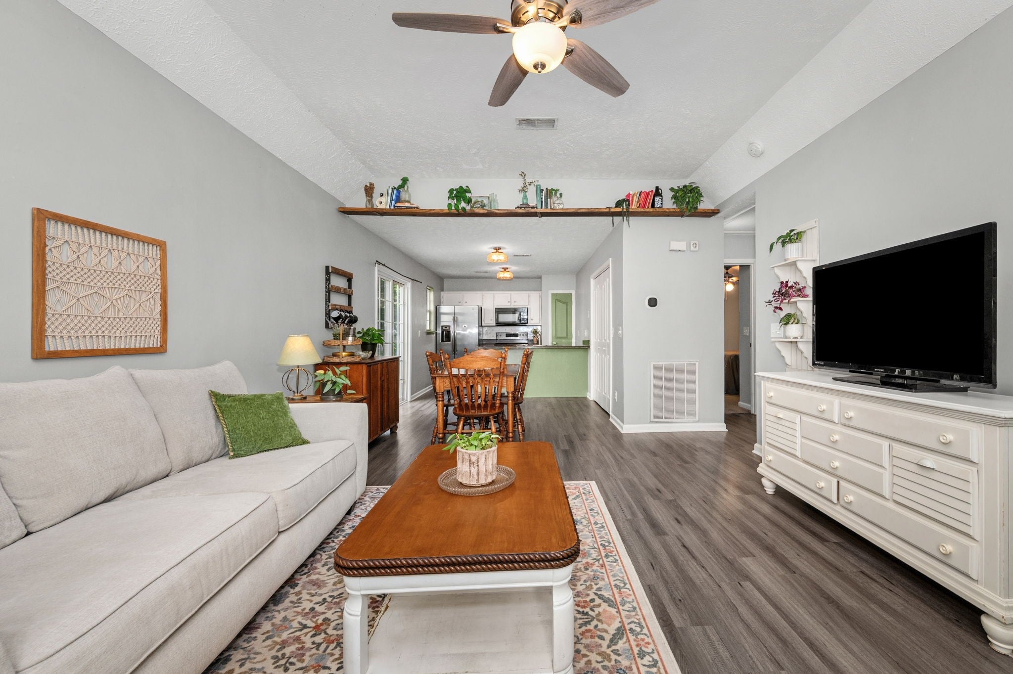 4961 Camborne Cir