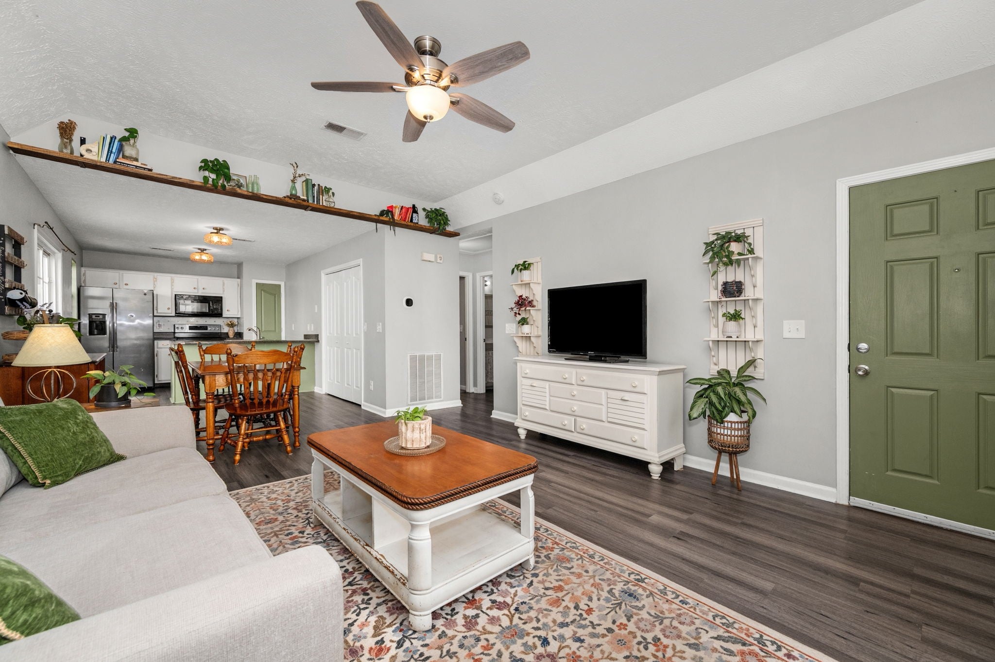 4961 Camborne Cir