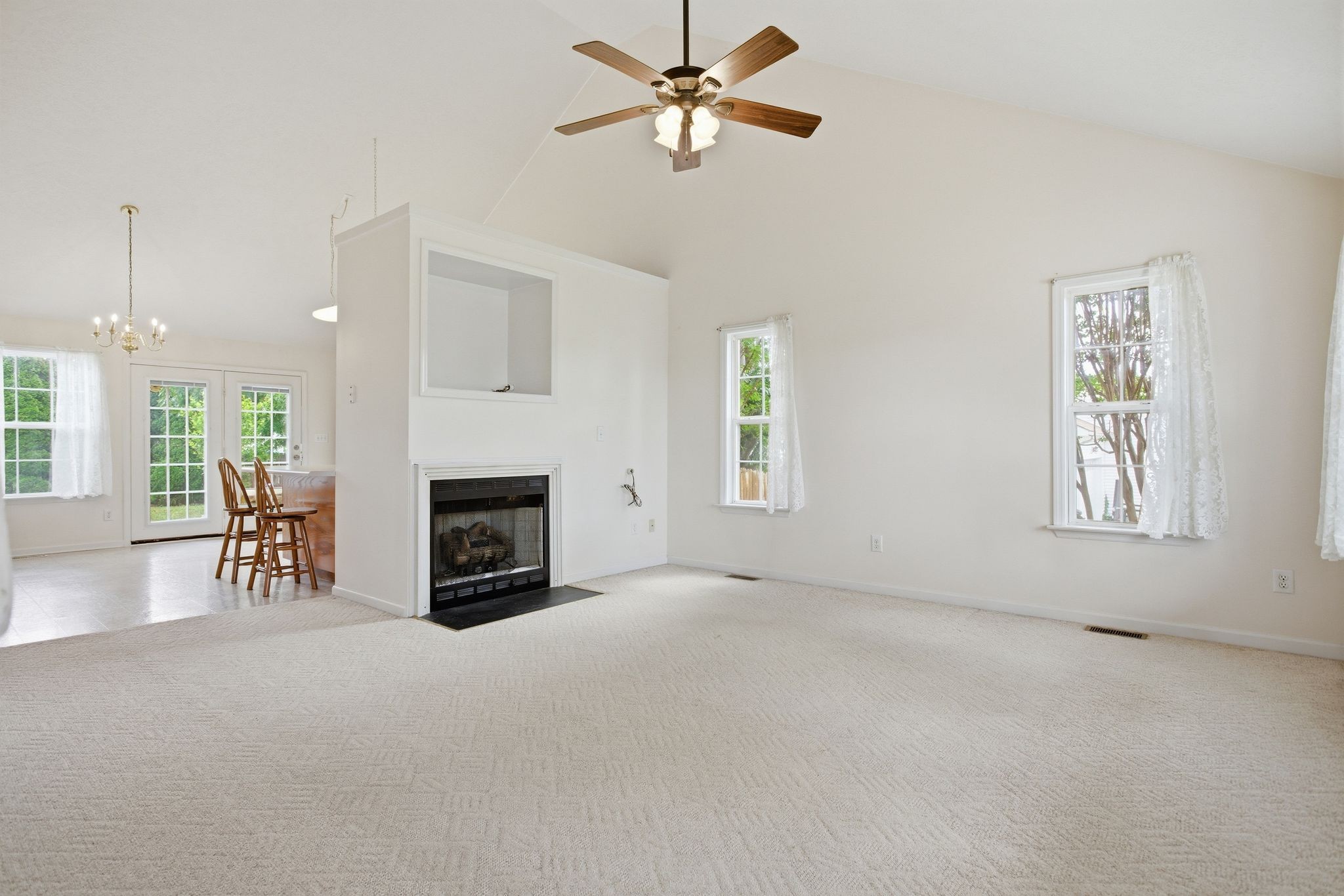 104 Creekview Dr