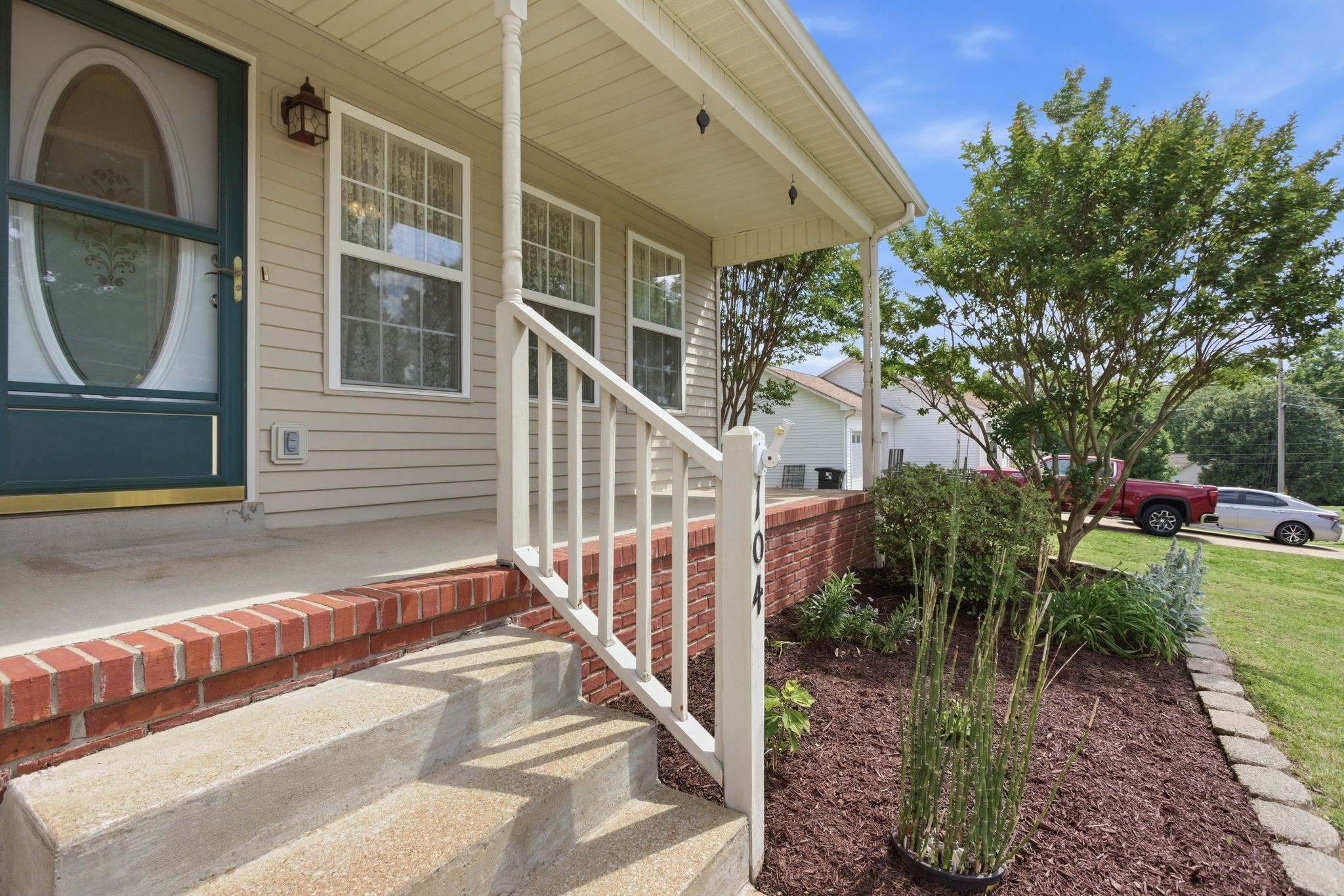 104 Creekview Dr