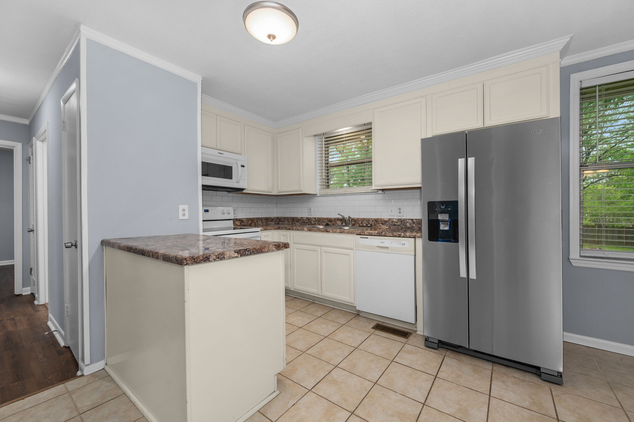 303 Sunrise Cir