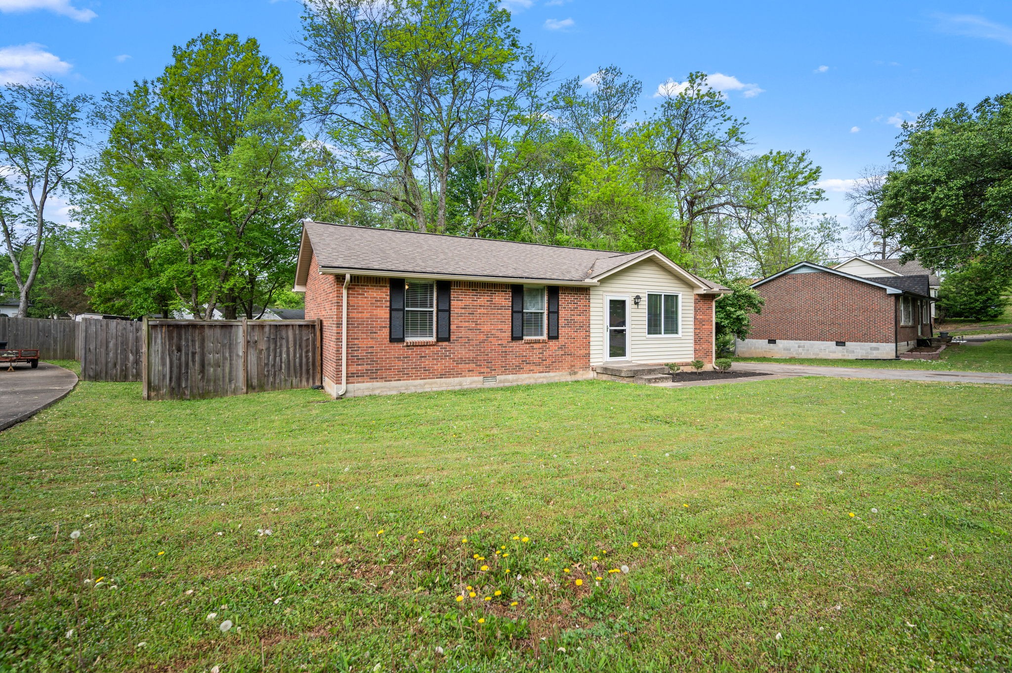 303 Sunrise Cir