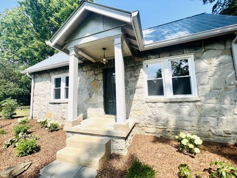 1525 Riverside Dr Nashville TN 37206